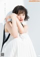 Suzu Hirose 広瀬すず, Shonen Magazine 2021 No.10 (週刊少年マガジン 2021年10号) P1 No.39834a